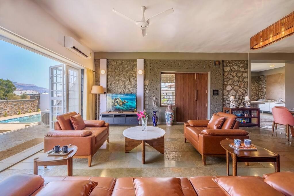Stone Mansion By Phoenix Stays Igatpuri Buitenkant foto