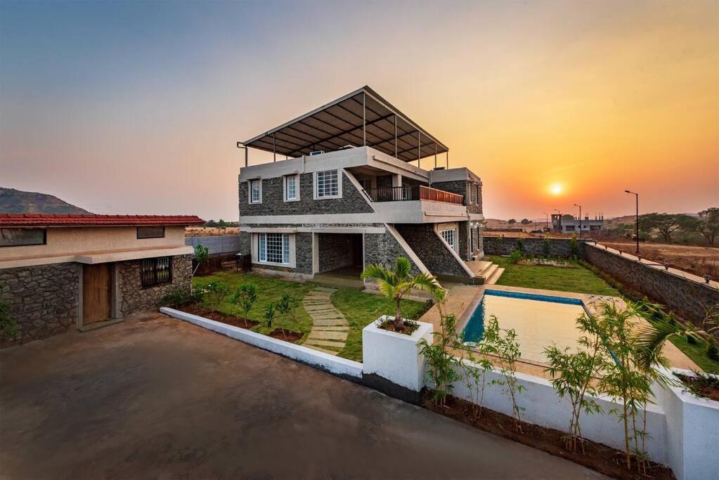 Stone Mansion By Phoenix Stays Igatpuri Buitenkant foto