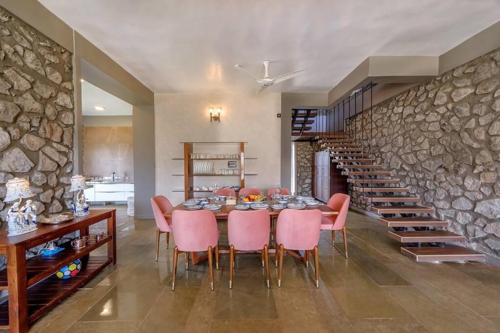 Stone Mansion By Phoenix Stays Igatpuri Buitenkant foto