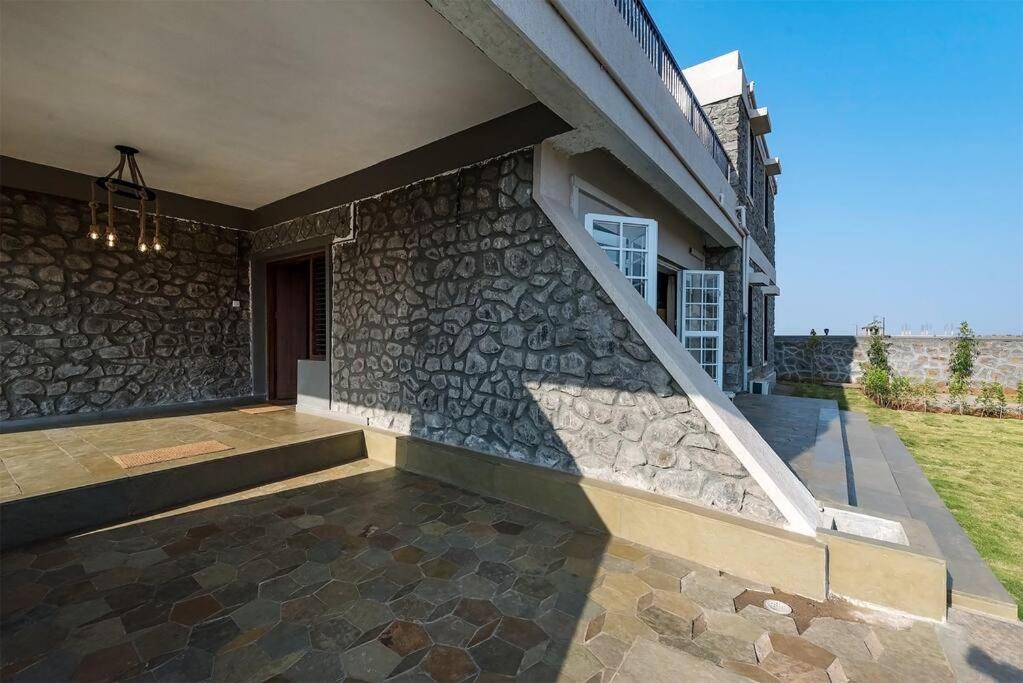 Stone Mansion By Phoenix Stays Igatpuri Buitenkant foto