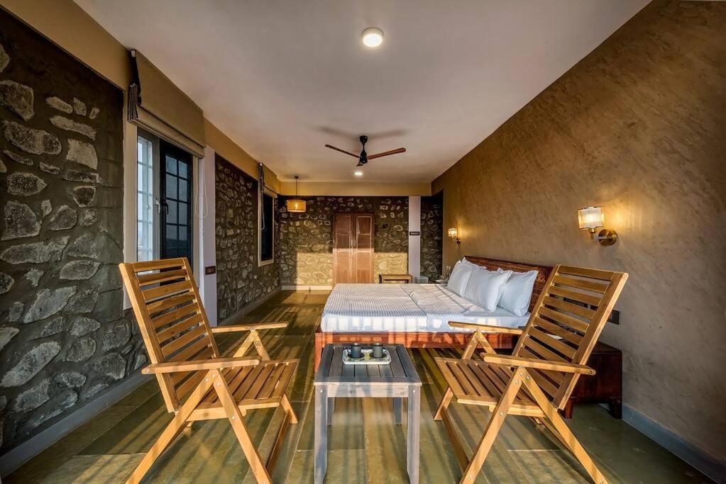 Stone Mansion By Phoenix Stays Igatpuri Buitenkant foto