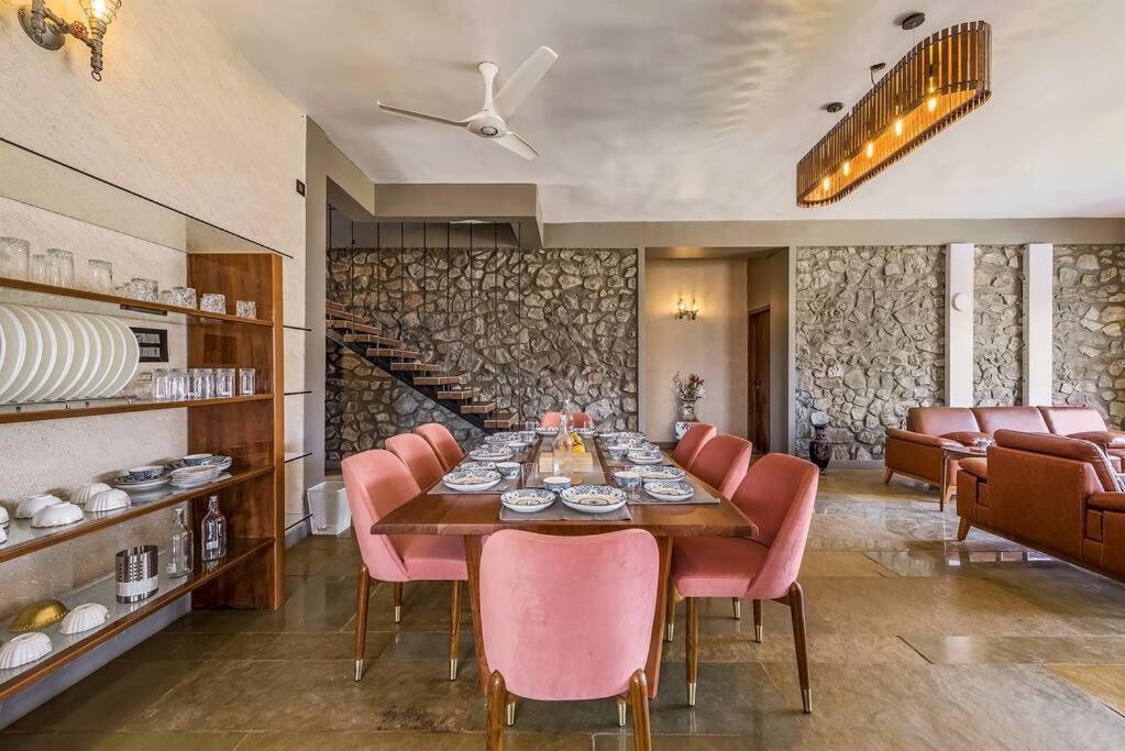 Stone Mansion By Phoenix Stays Igatpuri Buitenkant foto