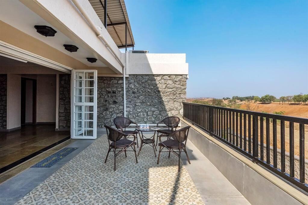 Stone Mansion By Phoenix Stays Igatpuri Buitenkant foto