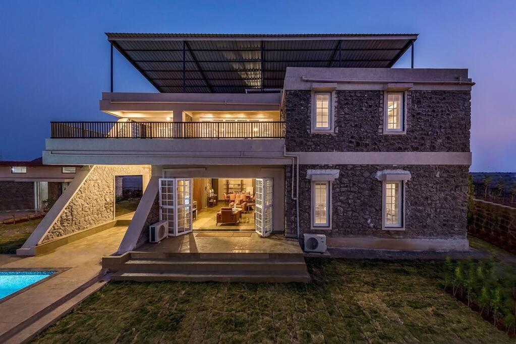 Stone Mansion By Phoenix Stays Igatpuri Buitenkant foto