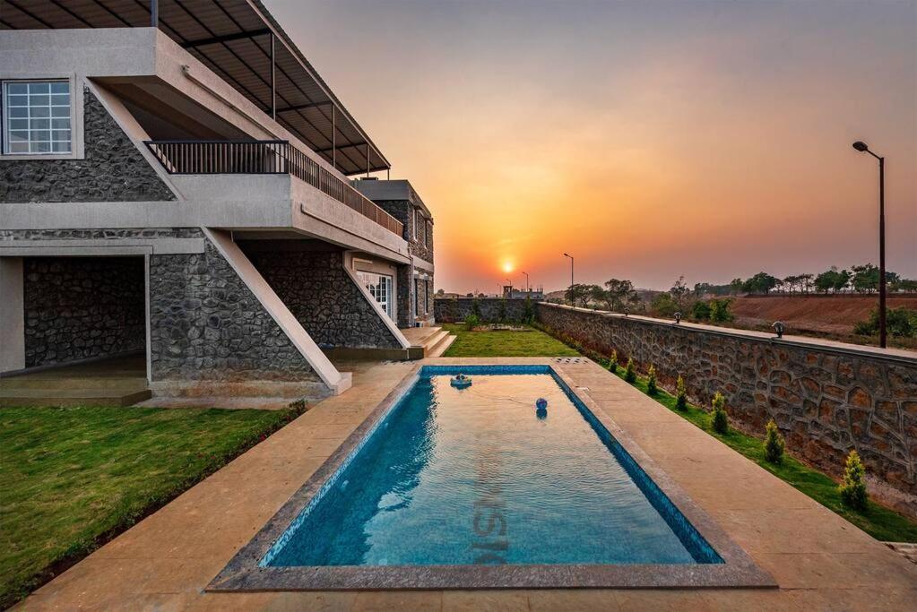 Stone Mansion By Phoenix Stays Igatpuri Buitenkant foto