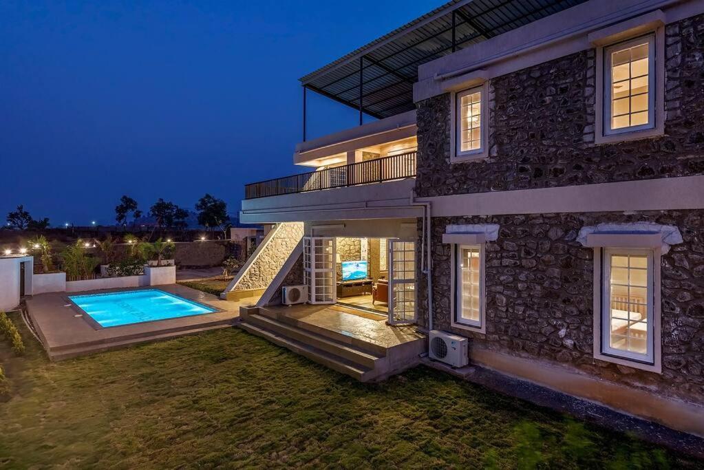 Stone Mansion By Phoenix Stays Igatpuri Buitenkant foto