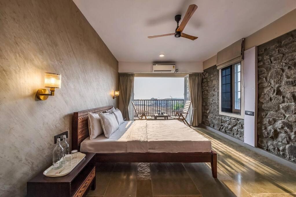 Stone Mansion By Phoenix Stays Igatpuri Buitenkant foto