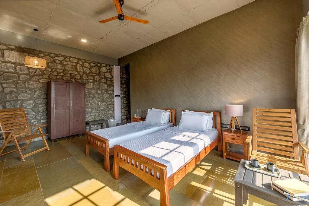 Stone Mansion By Phoenix Stays Igatpuri Buitenkant foto