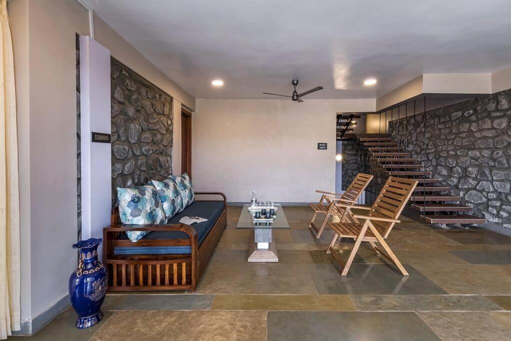 Stone Mansion By Phoenix Stays Igatpuri Buitenkant foto